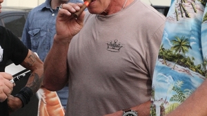 Arnold Schwarzenegger a cerut 15.000 de dolari, salon mobil de bronzat si un hotel doar pentru el ca să vină la Timişoara!