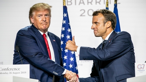 Donald Trump vs. Emmanuel Macron! Duelul „strângerii de mână” care a devenit viral pe TikTok!
