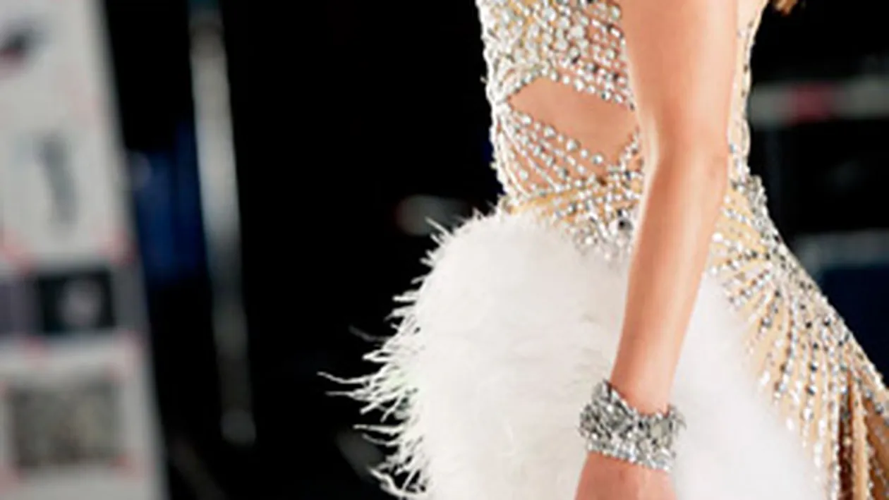 Trucuri ca sa slabesti, direct de la Jennifer Lopez! Afla de ce e bine sa bei apa cu gheata si cate mese trebuie sa mananci pe zi!