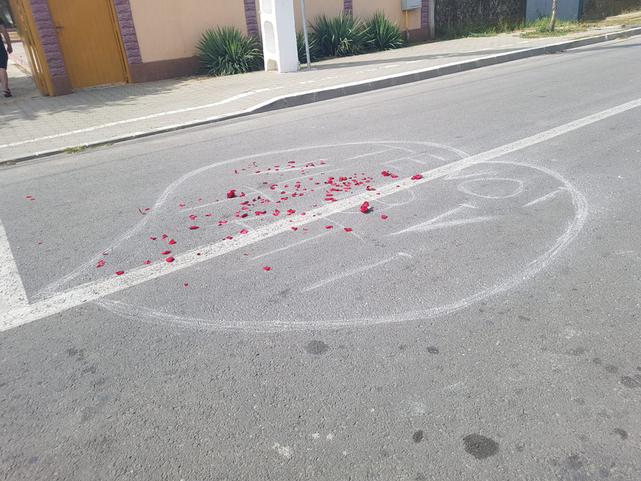Ți se sfâșie inima! Ce omagiu i-a adus lui Dany Vicol fetița sa, chiar înainte ca sicriul să fie scos din casă