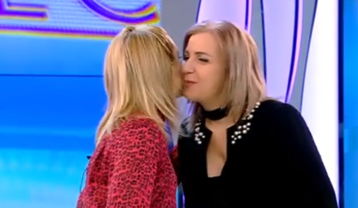 Carmen Șerban și-a făcut operaţie de micşorare de sâni. Primele imagini cu artista după intervenția chirurgicală