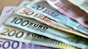 Curs valutar 3 decembrie 2019. Euro se menține peste pragul de 4,77 lei
