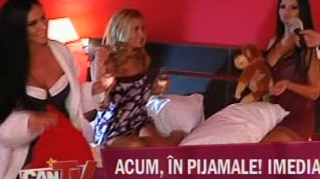 VIDEO Trei manechine si un stripper! Uite ce show au facut intr-o camera de hotel si in ce a degenerat o petrecere in pijamale!