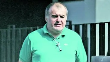 Florin Calinescu isi plange fiul in intimitatea locuintei lui. L-a adus pe Luca acasa