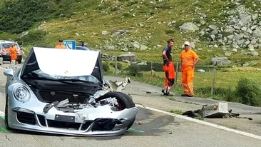 Accident de peste 3 milioane de euro! Un Bugatti Chiron și un Porsche 911 s-au ciocnit pe o șosea din Alpii Elvețieni