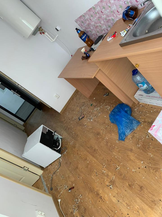 Dezastrul lăsat de românii care au stat într-un centru de carantină din Galați. Viceprimar: „Cine este om și cine câine?”. Imagini greu de privit