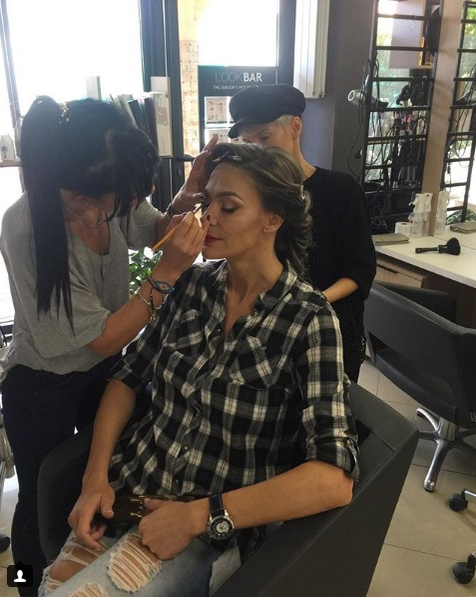 Cum a apărut îmbrăcată Roxana Ciuhulescu cu doar câteva ore înainte de nuntă: “Direct în rochie de mireasă”. Azi se căsătorește cu tatăl copilului ei, Silviu Bulugioiu