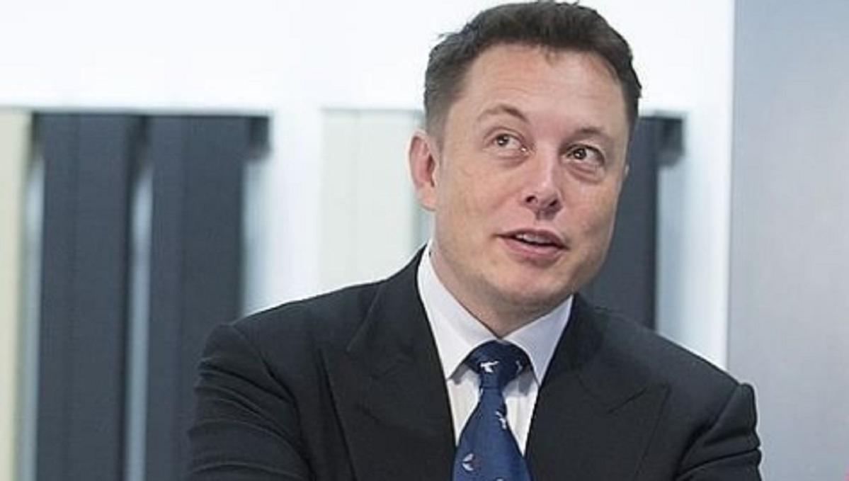 Cât costă parfumul lansat de Elon Musk? Este ireal cât de repede s-a vândut