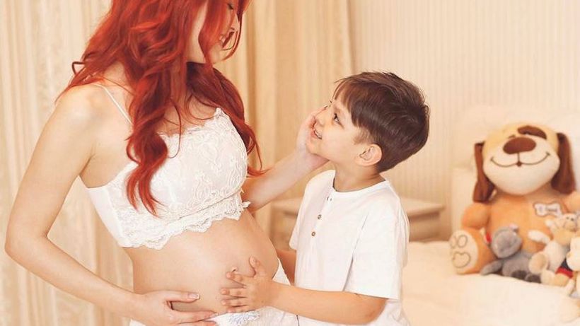 Graviduţa ELENA GHEORGHE le-a lăsat tuturor indicii? Fanii au observat imediat: „Sigur e fetiţă…“