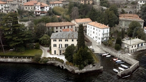 Beckham vrea casa lui Clooney