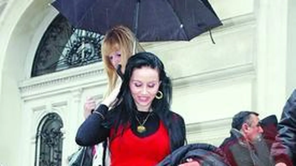 Mii de euro din bani publici cheltuiti pe imaginea Magdei Ciumac