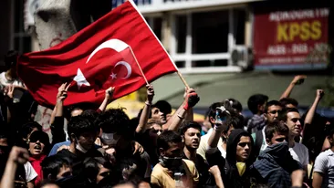 1 Mai cu proteste în Istanbul! Zeci de persoane au fost arestate în piața Taksim