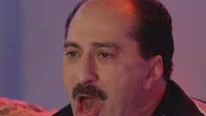 Mustacioara lui suceste mintile oricui! Cu umor e inzestrat. Mai conteaza daca-i si dotat!?