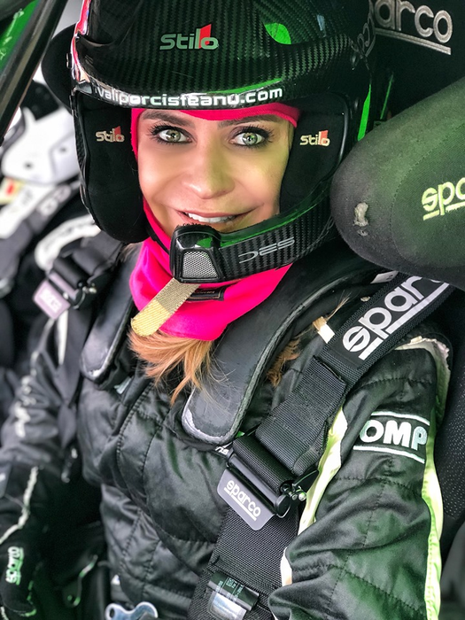 Adina Buzatu a devenit pilot de raliuri! Ce campion mare i-a stat alături
