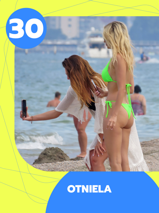 Bianca Drăgușanu, Adelina Pestrițu și Lora și-au făcut zeci de selfie-uri. Intră în acțiune Top 30 dive care au găsit unghiul perfect