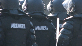 Abuzurile Jandarmeriei continua: "Daca mai esti tare in gura, te bag in duba si te rup cu bataia!"