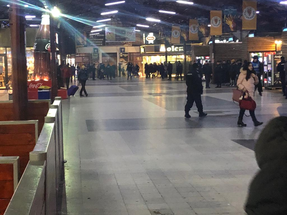 Ultima oră! Alertă cu gaz sarin la Aeroportul Otopeni și Gara de Nord