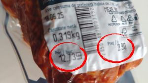 Iulian din Iași a cumpărat un kaiser din LIDL, la reducere, la 12,73 lei. Cât a trebuit să plătească la casă, de fapt