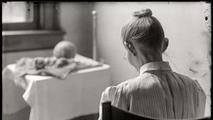 SOCANT! Cum arata femeia care are 40 de PERSONALITATI. Autoritatile s-au chinuit zile in sir sa afle CINE este cu adevarat