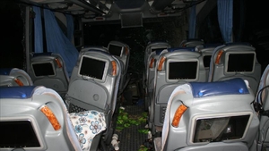 Accident cumplit, după ce un autobuz s-a prăbușit de pe un viaduct. În urma tragediei,16 persoane și-au pierdut viața