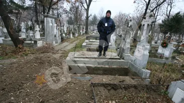 Fortareata in jurul Malinei Olinescu! Mormantul cantaretei este bine pazit de bodyguarzi!