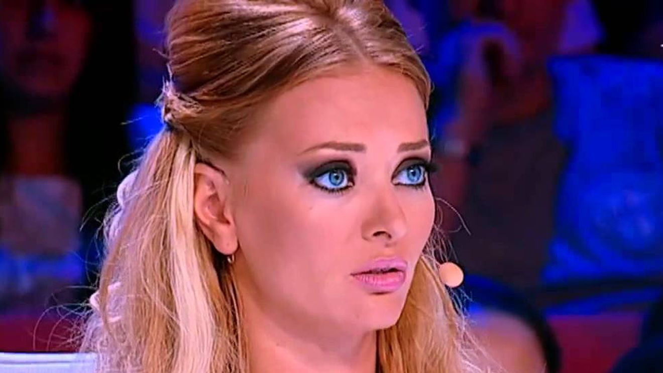 N-ai mai văzut-o pe DELIA cu părul atât de scurt! Cum au reacţionat fanii atunci când au văzut fotografia