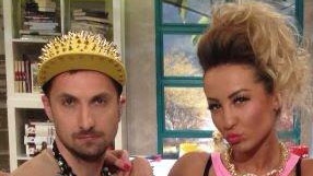 Nu cu Bendeac se saruta de fapt asistenta noua de la "Neata"! In viata reala, Flavia are un iubit indulgent, chiar daca e italian!