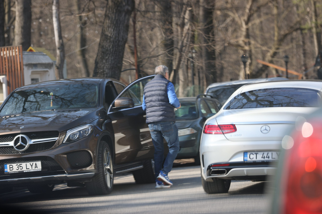 Ilie Năstase a "recuperat" cafelele și va pleca în curând (Foto: CANCAN.RO)