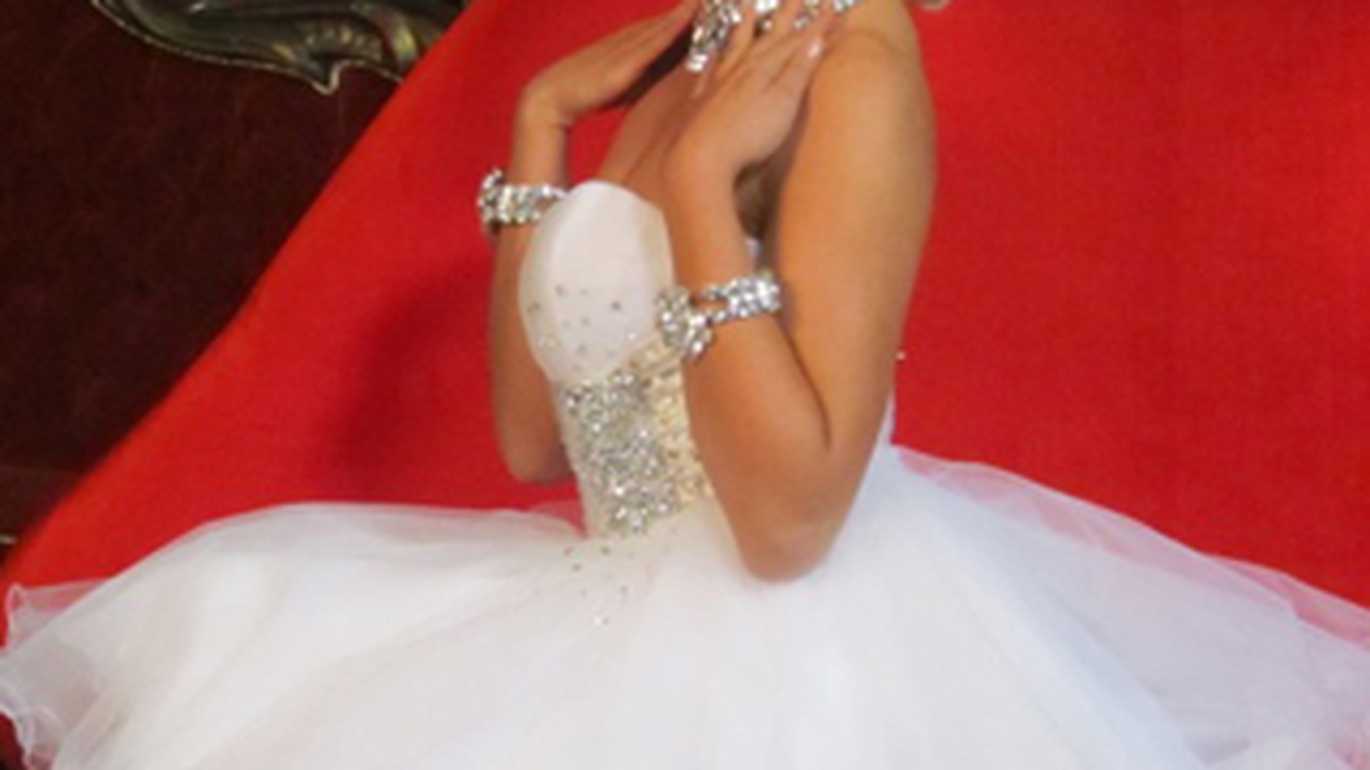 Marilyn Monroe, Sophia Loren si Brigitte Bardot! Participare extraordinara la Next Top Model!