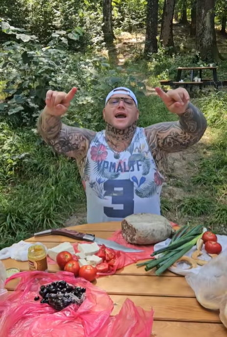 Avem declarația cutremurătoare din dosarul în care vedeta RXF a primit 20 de ani de închisoare! Ce a povestit la Parchet minora care l-a acuzat de viol pe Marian Piciu: ”A încuiat ușa și m-a forțat”