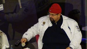 Primarul Piedone, epuizat la mall! S-a "dres" cu o cafeluta dupa o sedinta de shopping