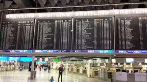 Aeroportul din Frankfurt, evacuat! Îmbarcările pasagerilor au fost sistate
