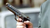 Caz șocant în Sectorul 5! Un bărbat a tras cu pistolul pentru că l-a deranjat zgomotul făcut de copiii care se jucau pe stradă