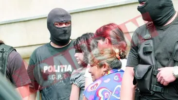 Eleva criminala: Ma batea cu facaletul din orice