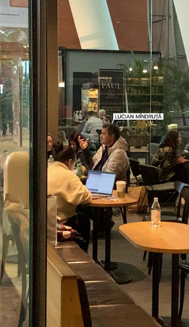 Lucian Mândruță, realizator Digi FM, la o cafea și o apă plată, alături de soția lui