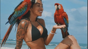Ruby uimește din nou! Ultima fotografie e mortală! Decolteul…