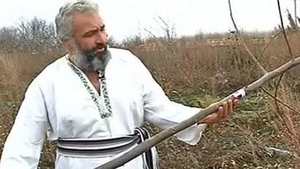 Bărbatul cu două soţii trece prin momente de cumpănă! Una dintre soţii a început să comande, cealaltă să execute: „Cineva trebuie să fie şeful în casă...”