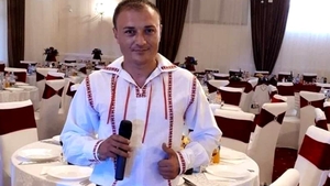 Un interpret de muzică populară din Vaslui, arestat că a înșelat mai multe tinere pe Facebook