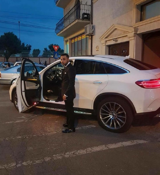 Fiul milionarului deține și el  un bolid de lux