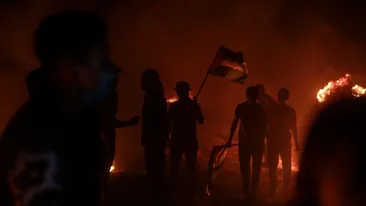 Israelul a atacat aerian din nou Gaza, după ce militanţii palestinieni au trimis baloane incendiare peste graniţă