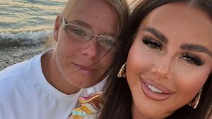 Ce au pățit aceste două tinere, după ce s-au dus în Turcia să-și facă dinții. Când s-au uitat în oglindă, au înlemnit