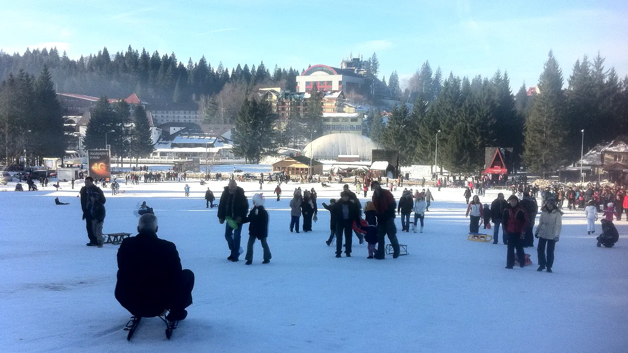 Cel mai bun sanius e de Craciun! Aglomeratie mare pe partia din Poiana Brasov