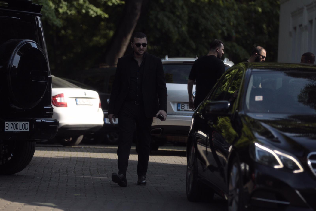 Vedetele din România își iau adio azi de la Alex Faur, cel mai excentric tânăr milionar