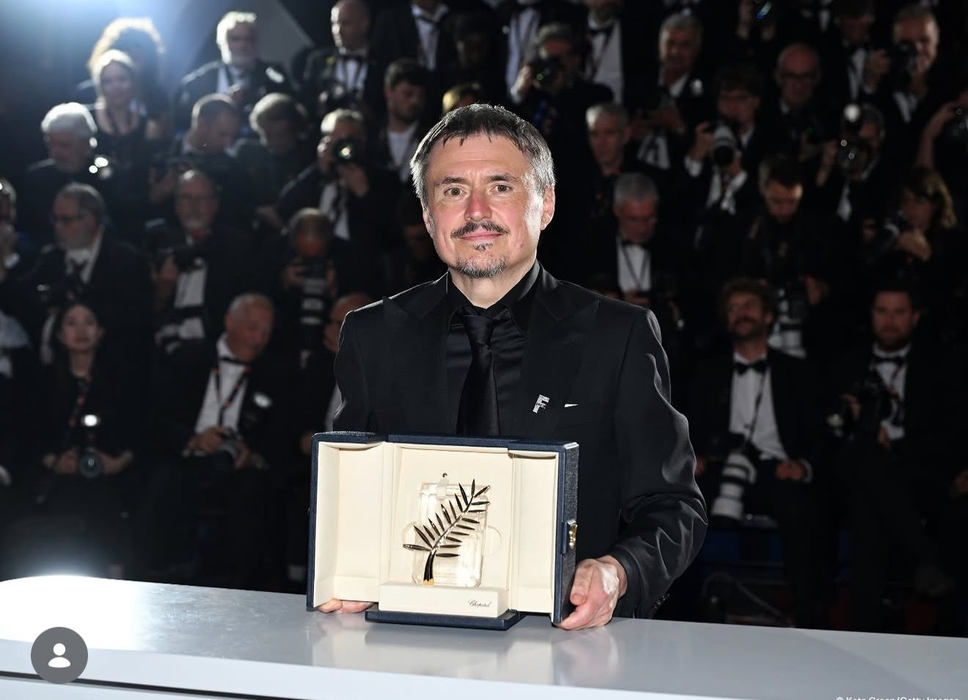 Cristian Mungiu a câștigat pentru a doua oară trofeul Palme d'Or la Cannes. sursă - social media