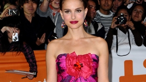 Natalie Portman: "Ma simt ca un clov cand ma dau cu un ruj 'tare'"