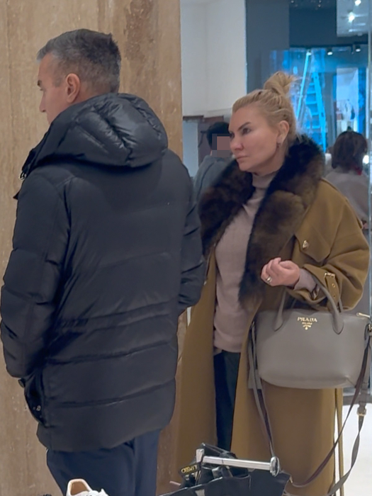 Daniel Pancu, la mall, împreună cu soția