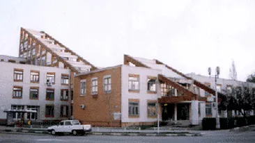 Un mort si un ranit in urma prabusirii unui turn din curtea Spitalului Judetean Giurgiu