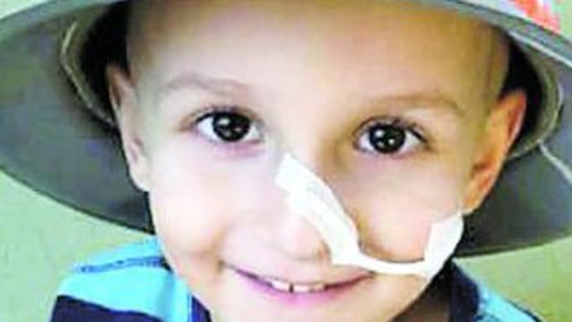 Andrei Stoian are bani sa-si plateasca spitalizarea la clinica din Viena. S-au strans 51.000 de euro