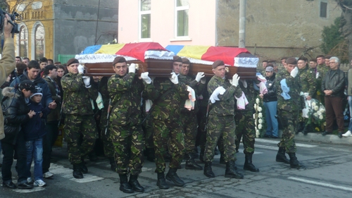 Militarii ucisi la Cincu au fost condusi pe ultimul drum