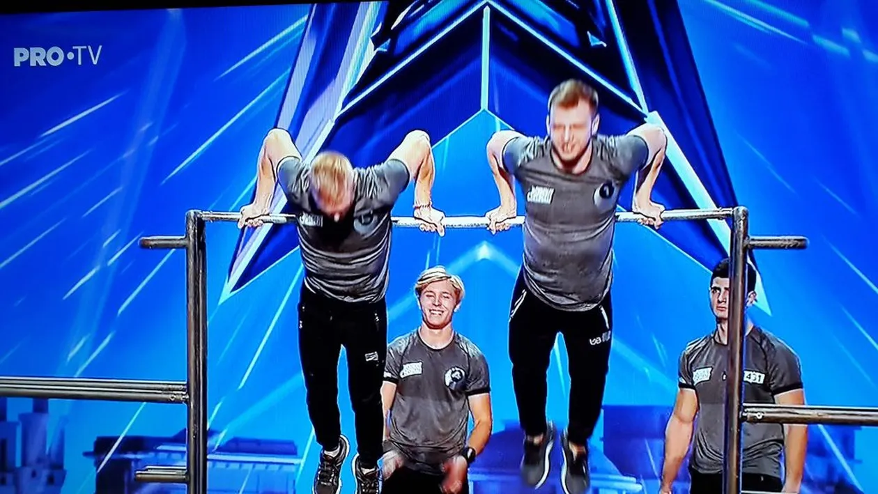 Spectacol de zile mari cu cei 6 moldoveni! Andra: ”Măiculițăăăă!”